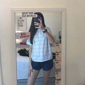 WHITE STRIPED TEE- one-size